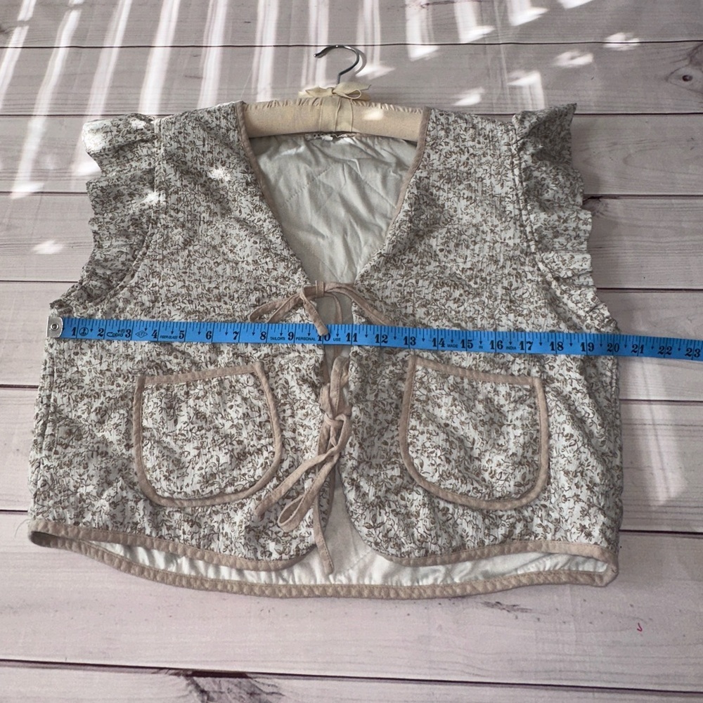 Baevely Cropped Quilted Floral Vest – Size Large 🌿🤎✨Boho Country lightweight - Picture 3 of 7